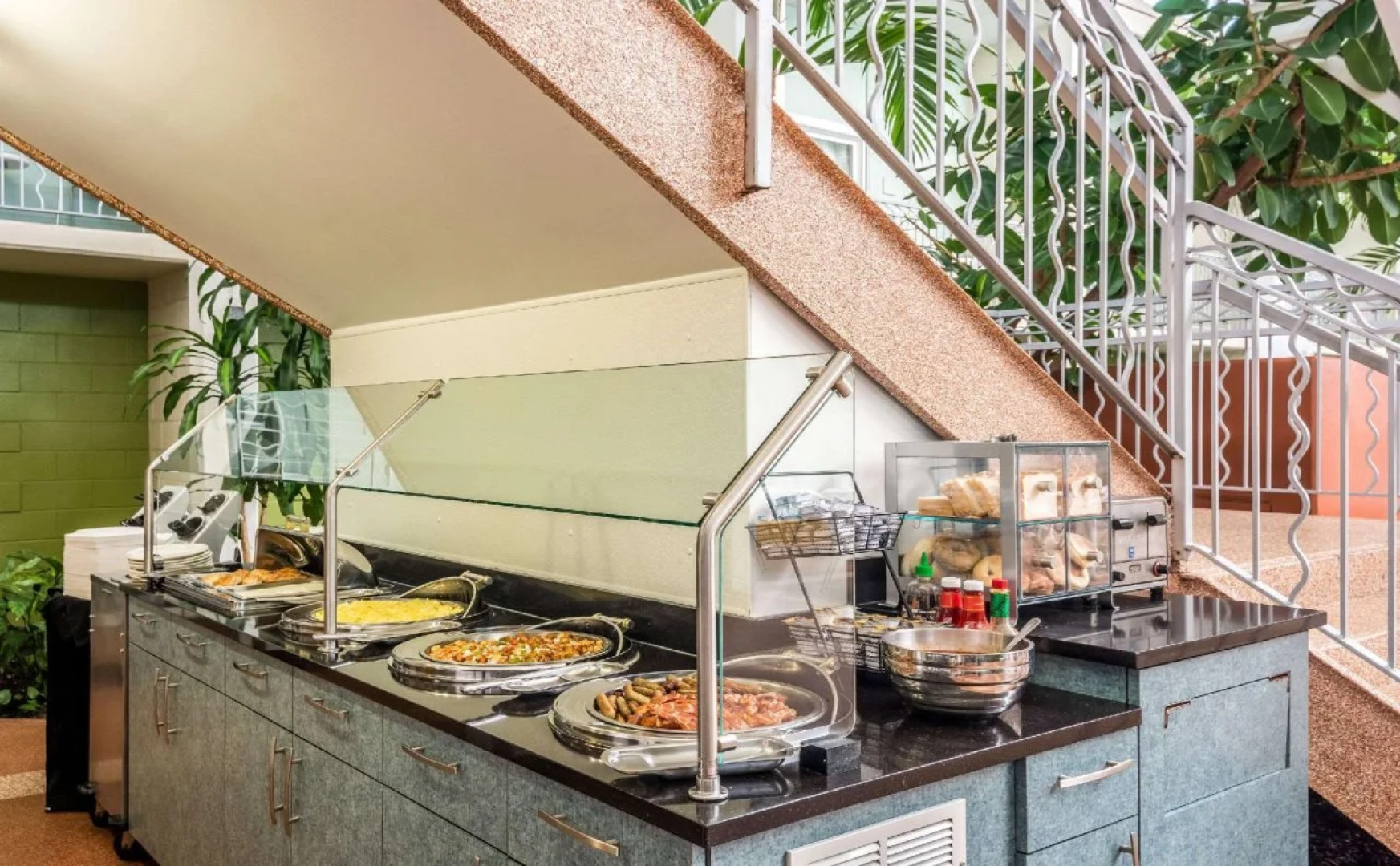 Oasis Hotel & Conv. Center, an Ascend Collection Hotel