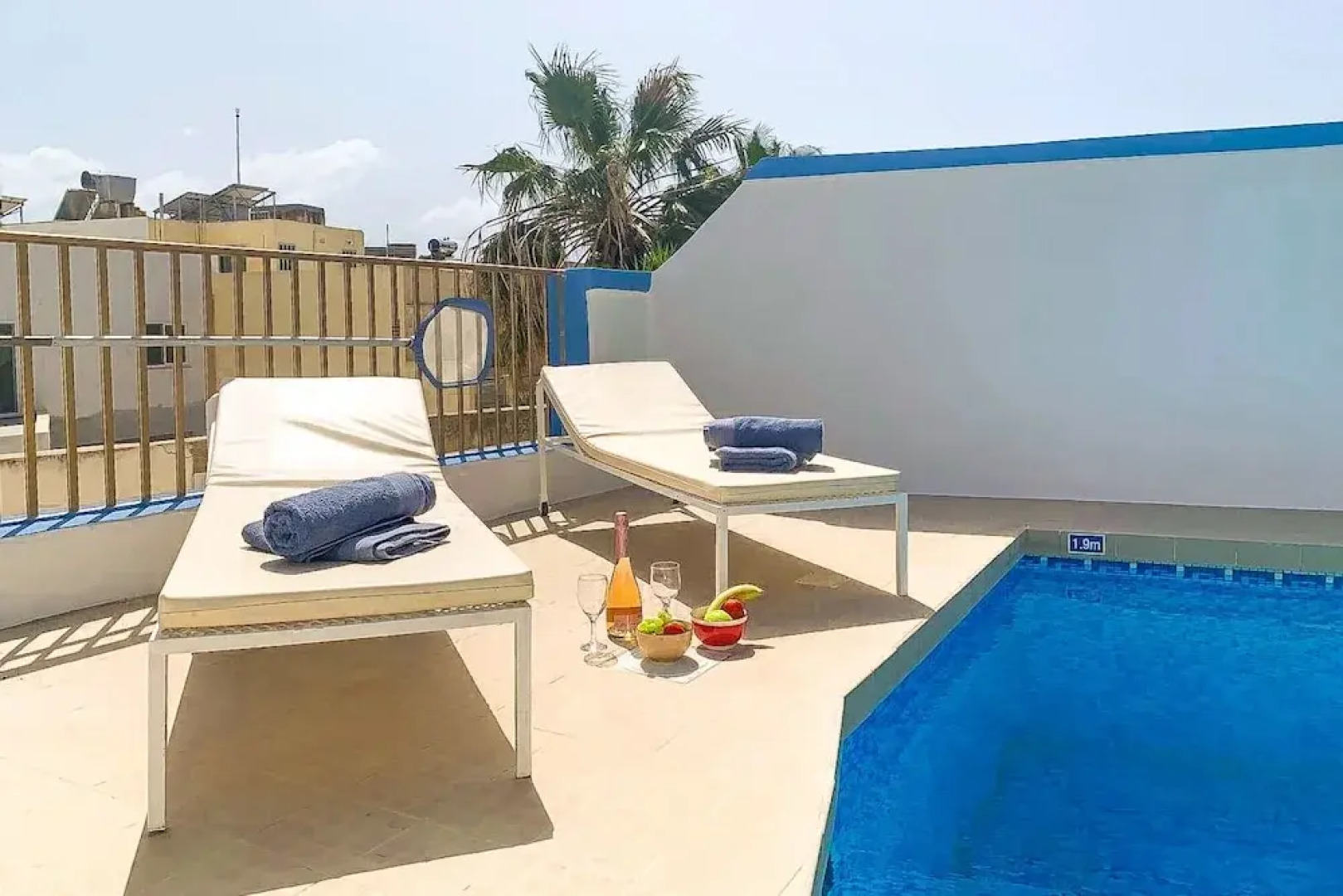 Pool and Sea, charming Merill Apart 5