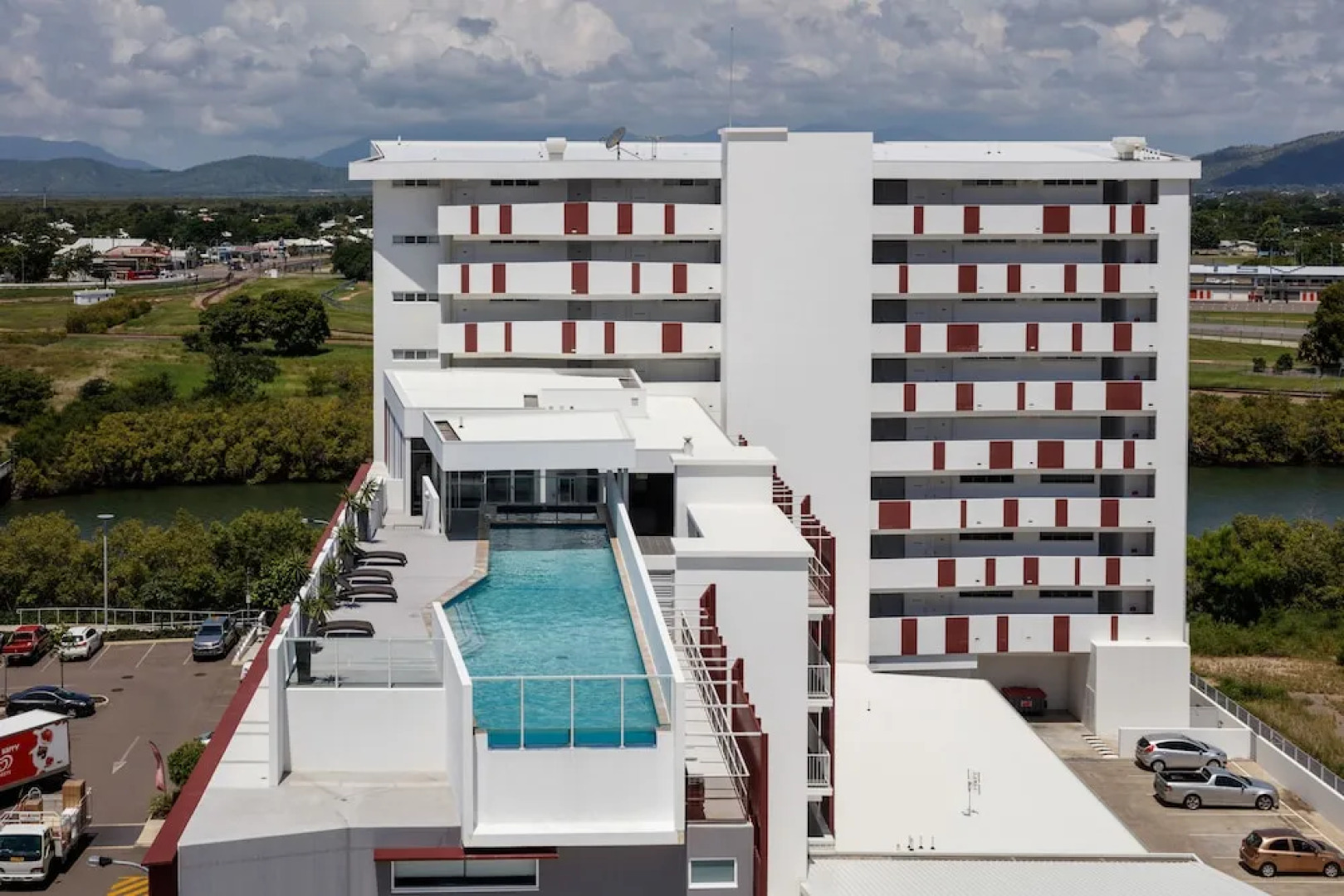 Holborn By Q Resorts