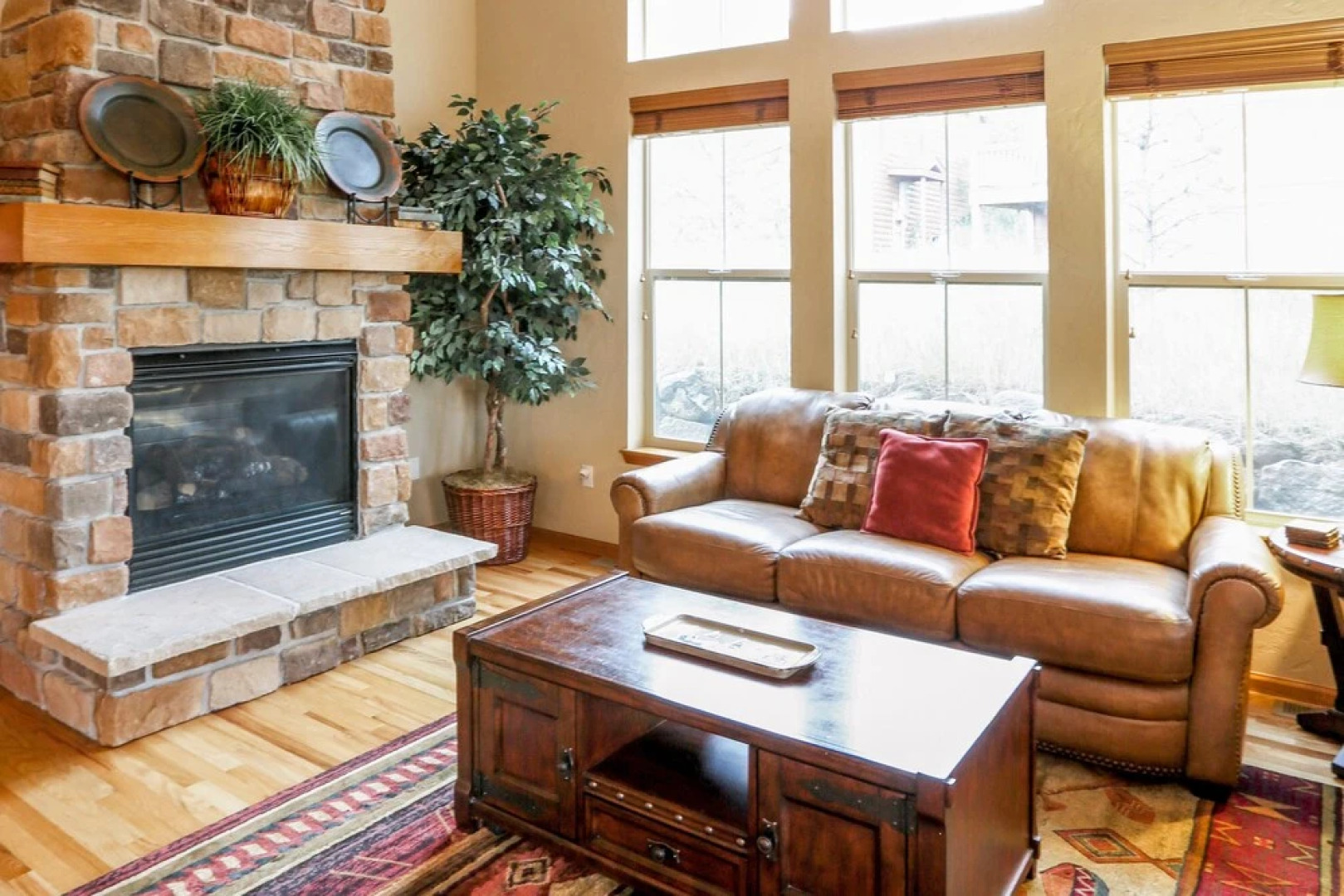 100 Deer Track Court House