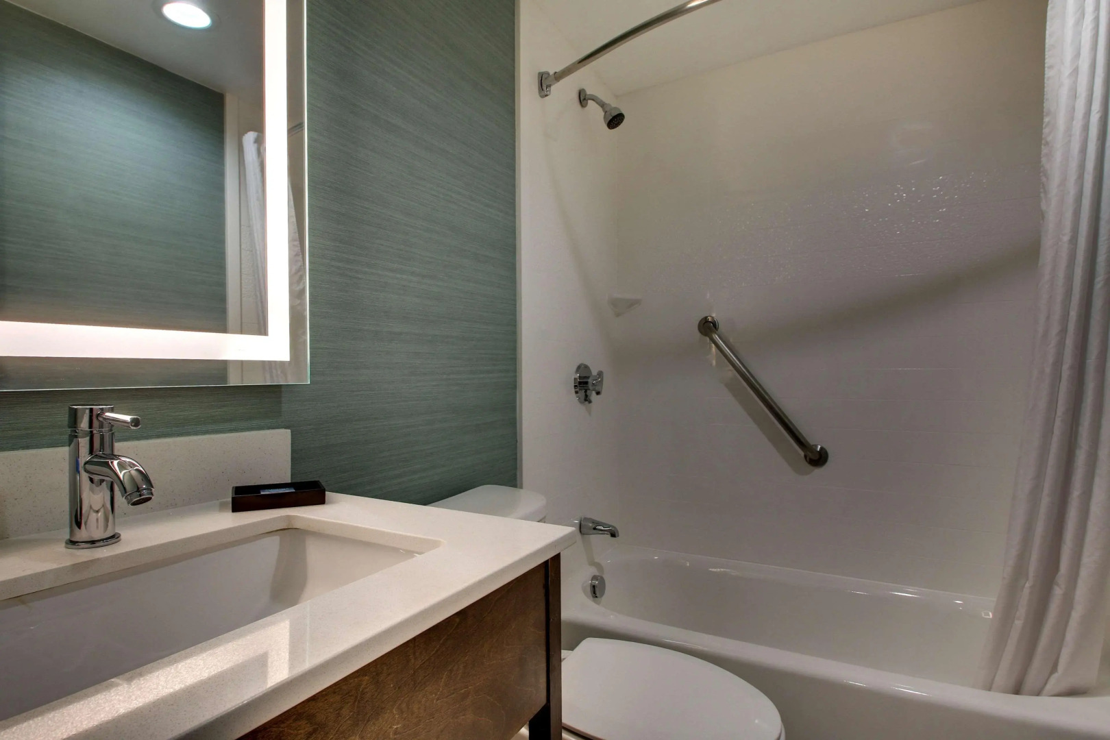 Best Western Plus New Englander