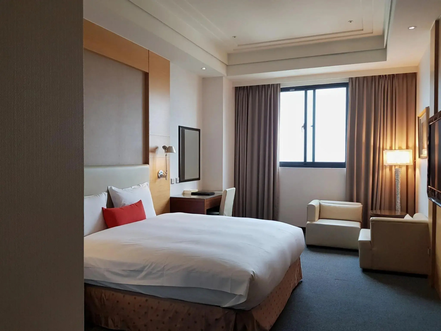 Ever Delightful Business Hotel