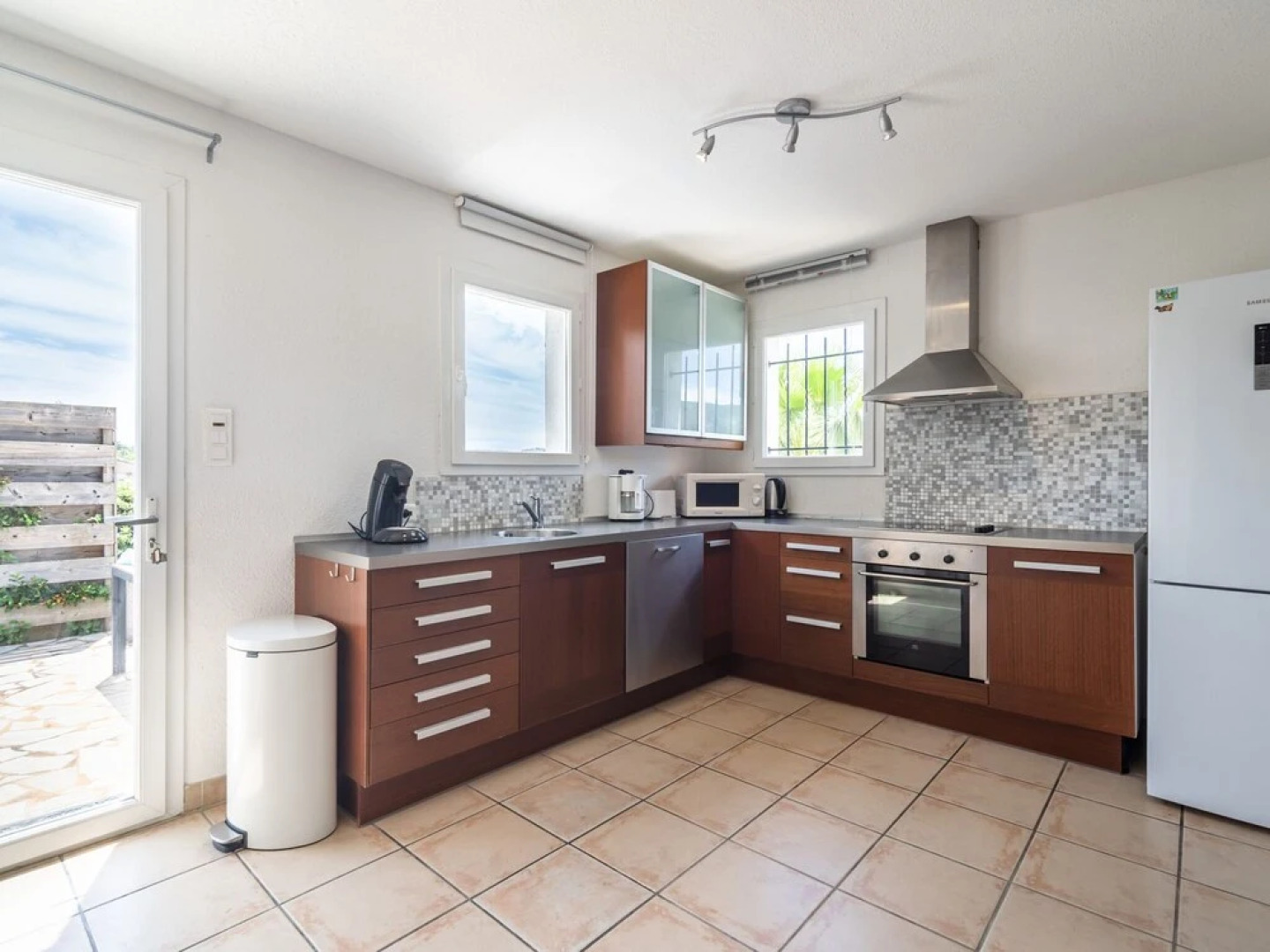 Holiday Villa With Aircon, Jacuzzi, Private Swimming Pool, Playground and More