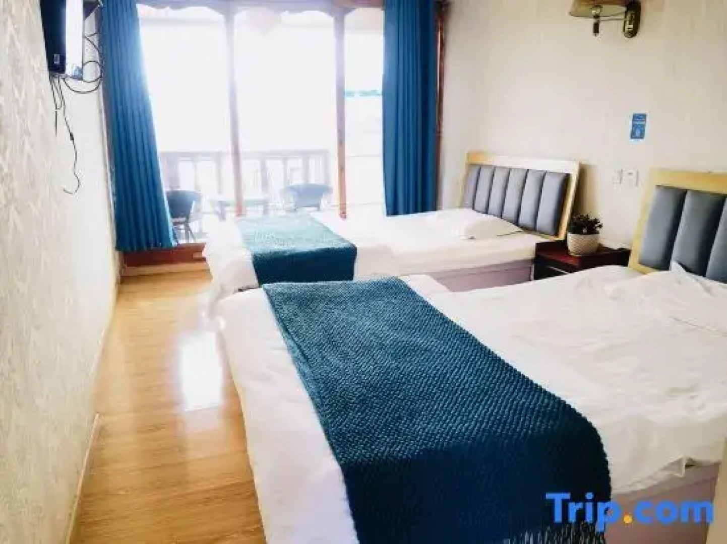 Wuhu Huguang Mountain House Inn