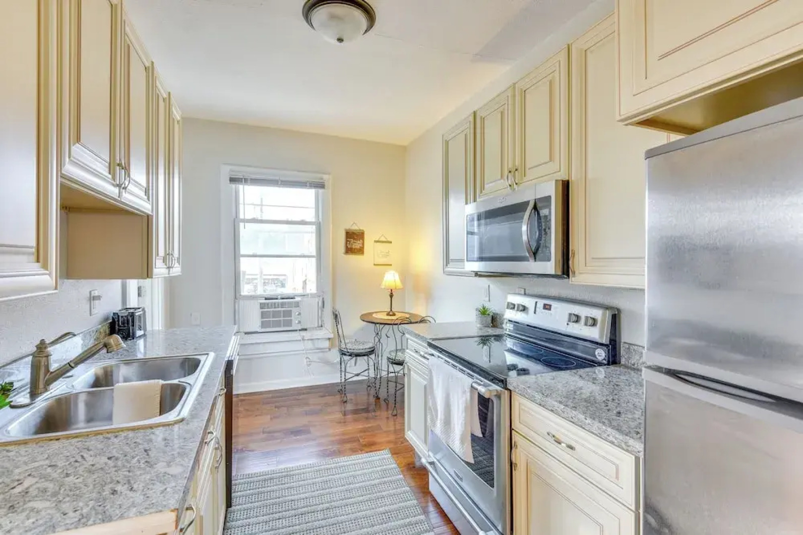 2 Mi to Warren Dunes - Bright Sawyer Apartment!