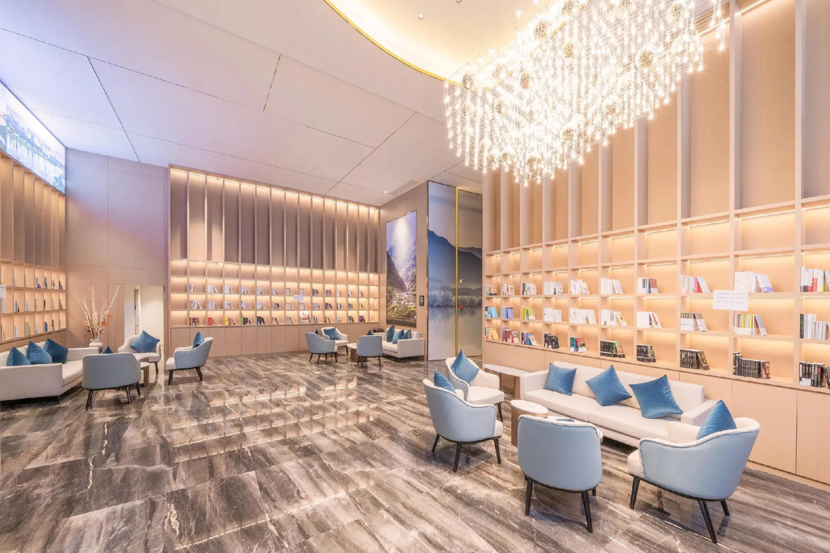 Atour Hotel Luzhou Bubugao Xintiandi