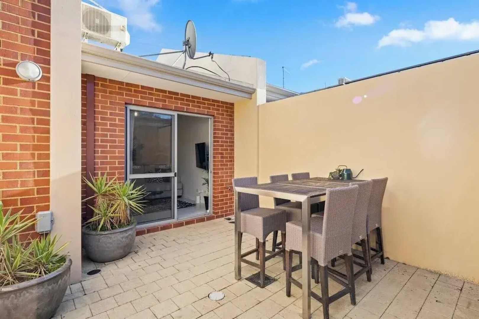 Best Location Armadale Sleeps 6