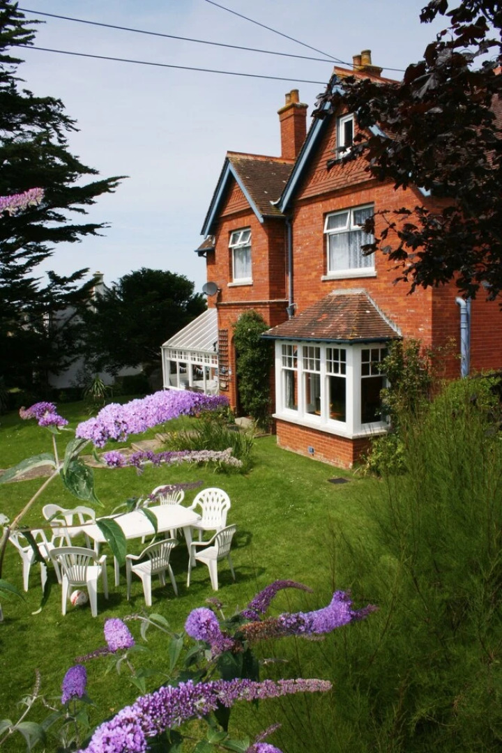 Northshorebude Backpackers Hostel