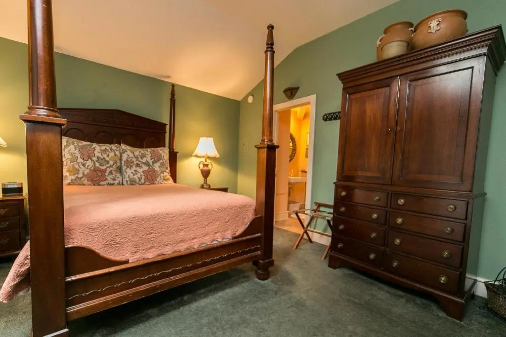 Hidden Garden Cottages & Suites