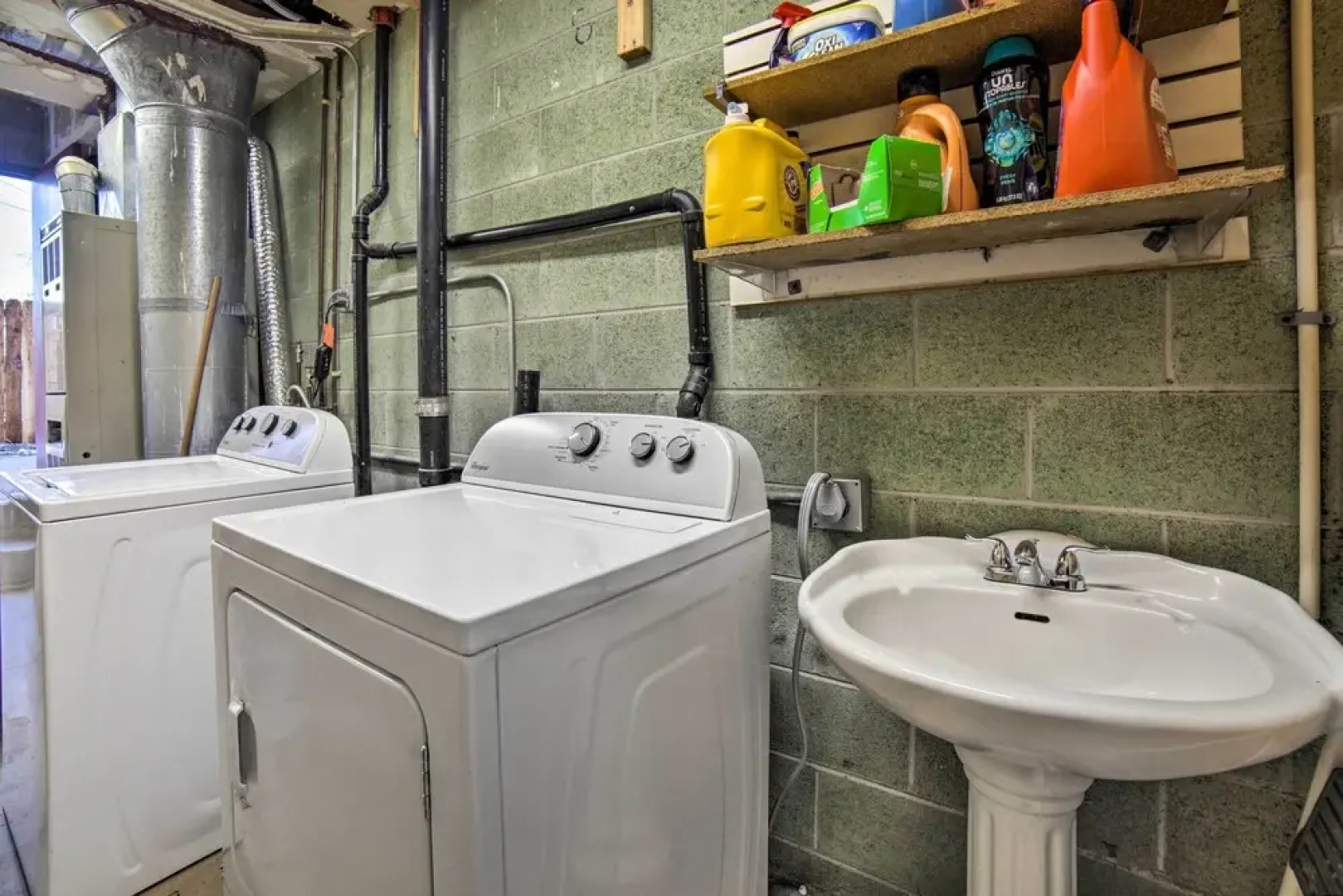 Gateway to Mt Rose Ski! Reno Home w/ Fireplace