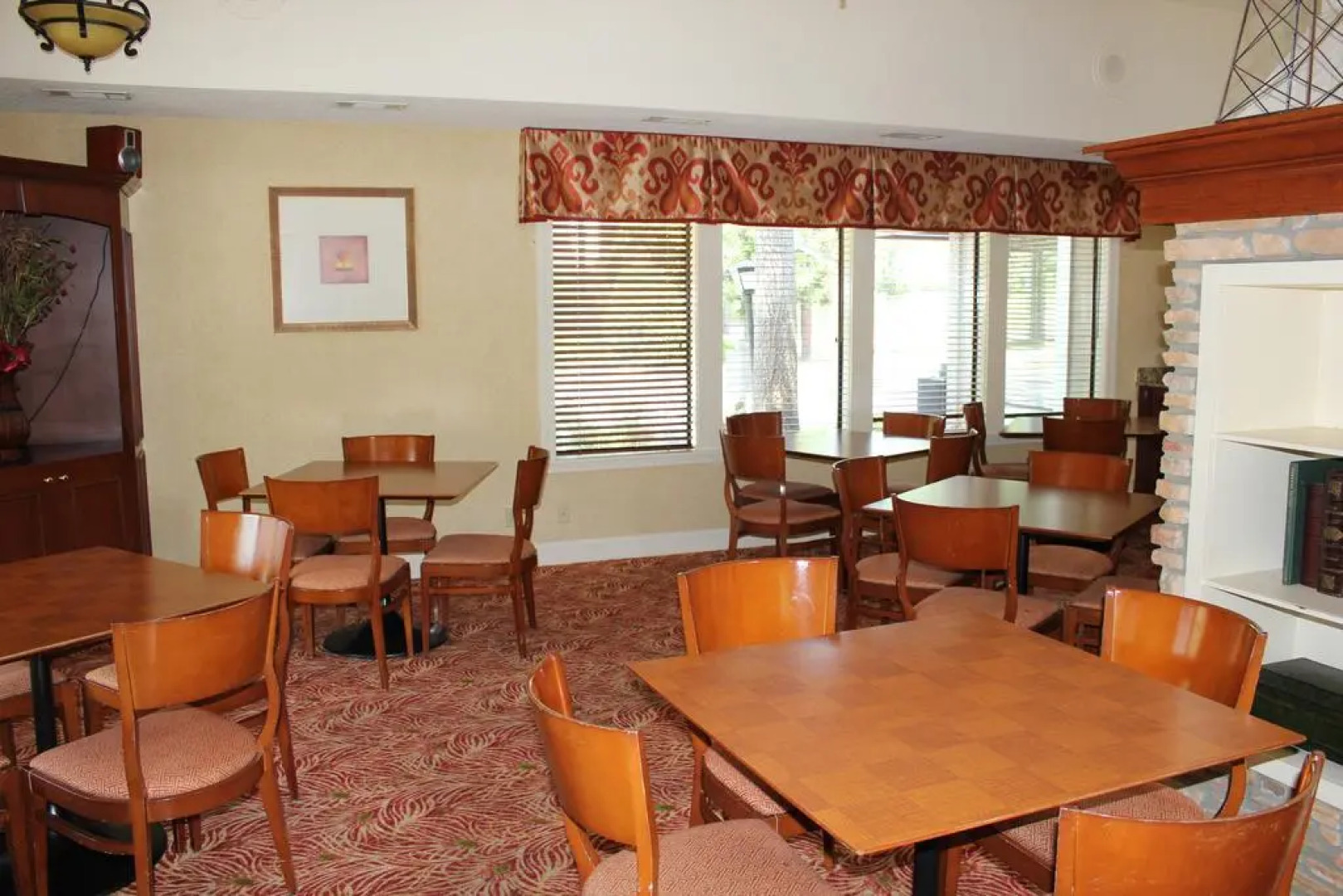 Cloverleaf Suites Columbia