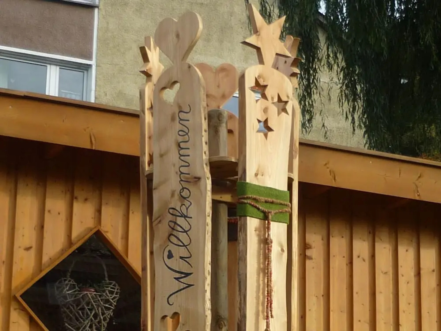 Bright Apartment With Private Balcony and use of Garden in the Weser Uplands