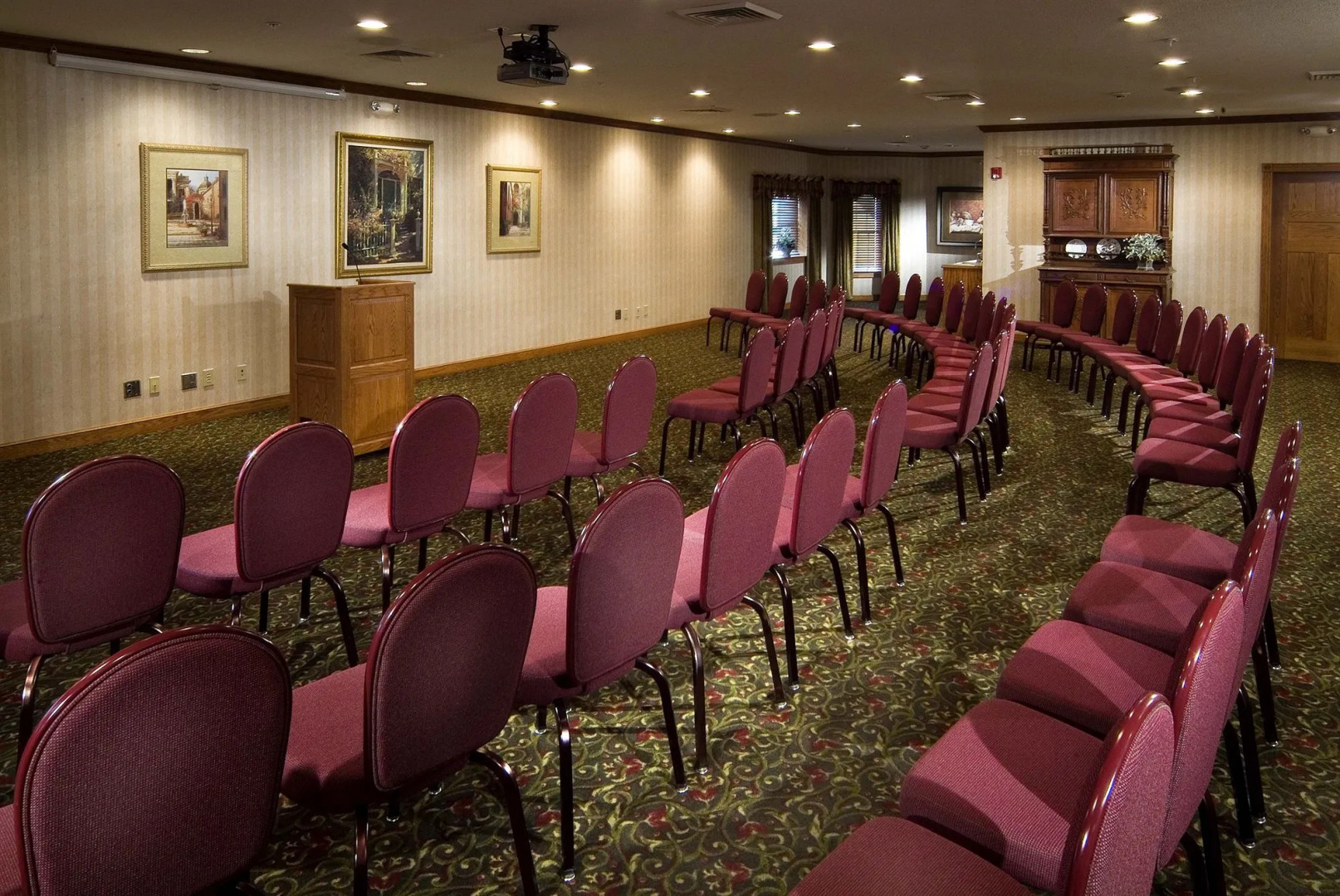 Carlisle Inn Sugarcreek