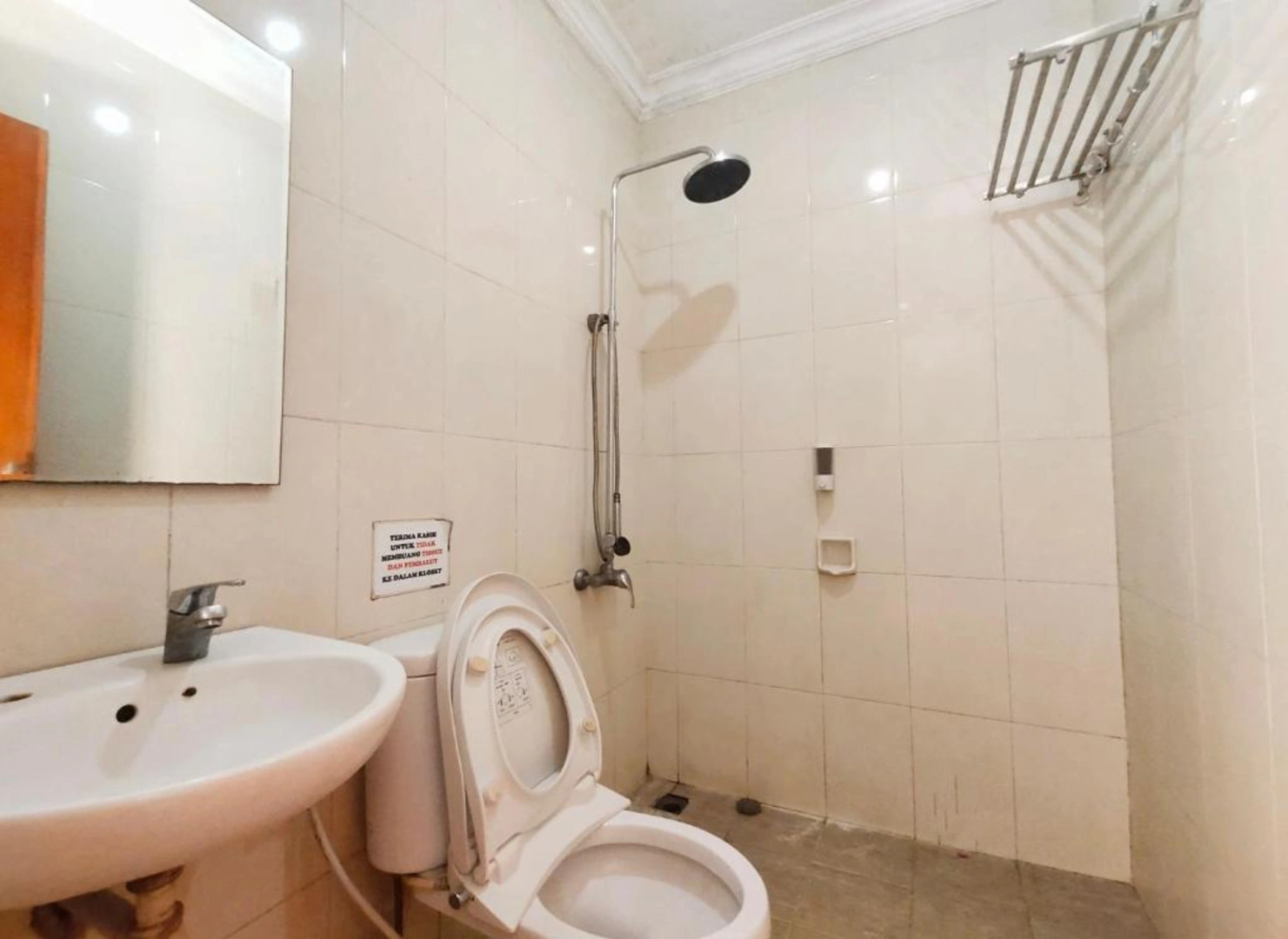 Hotel 68 Lembang by ZUZU