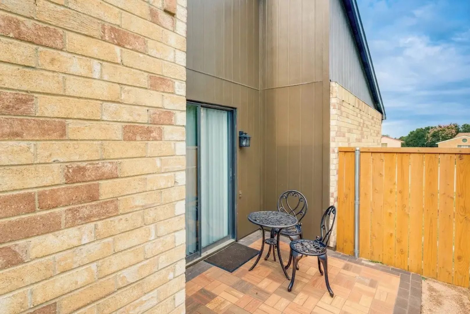 Game Room & Pool: Family Home in The Colony!