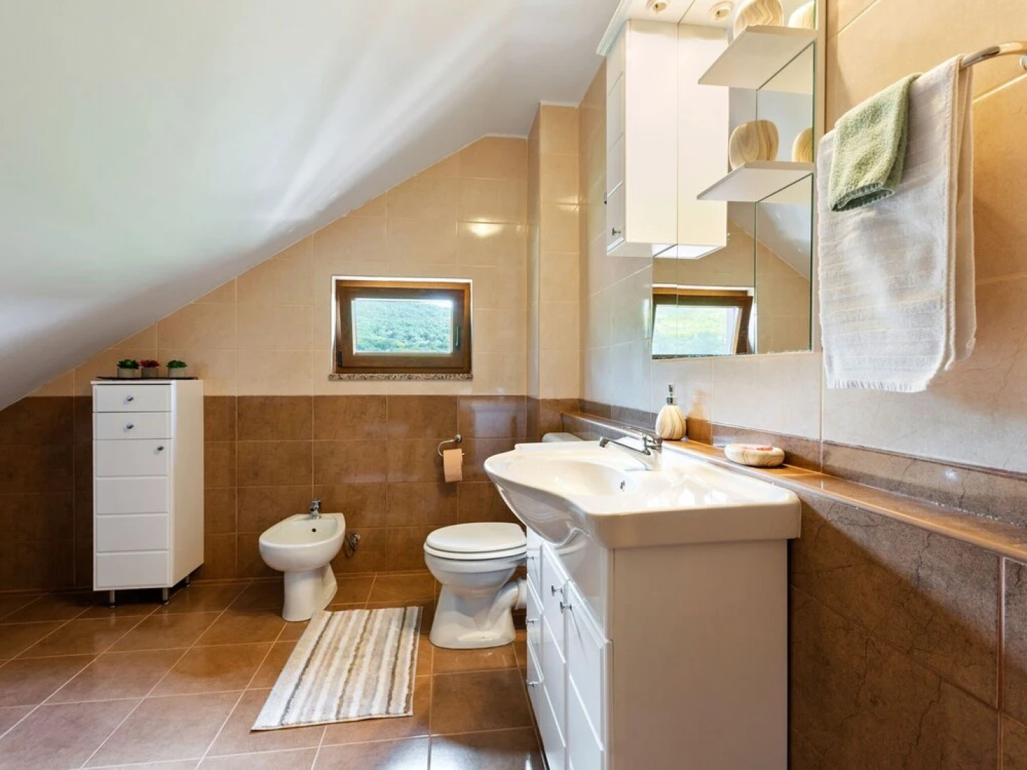 Cosy Apartment in Oto?ac With Balcony