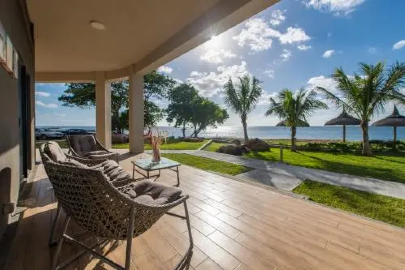 Flic en Flac Beachfront villa