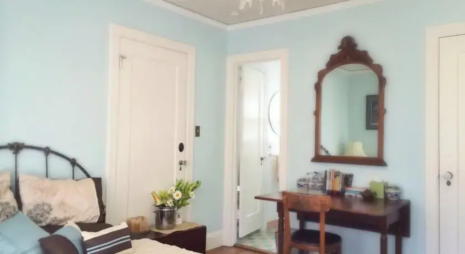 Claremont Court House