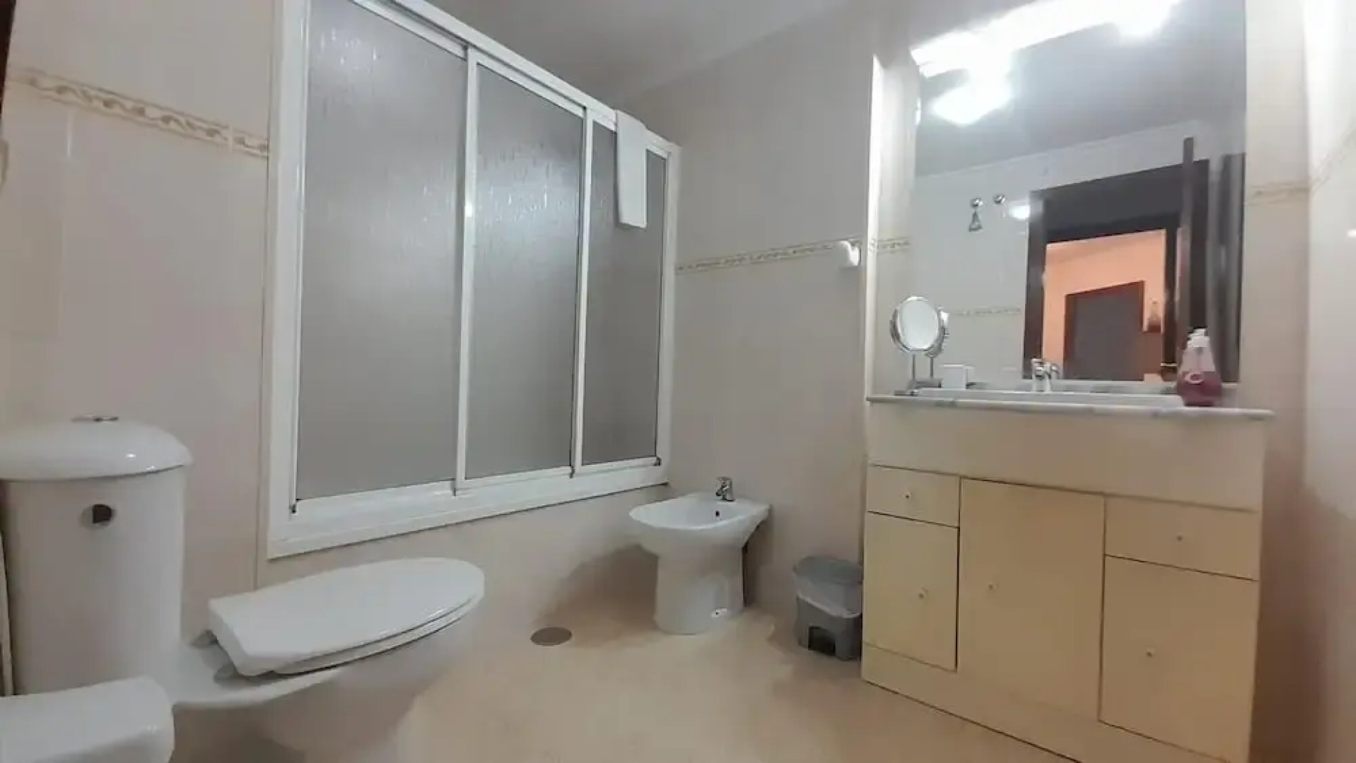 Apartment-sleeps6-parking-terrace