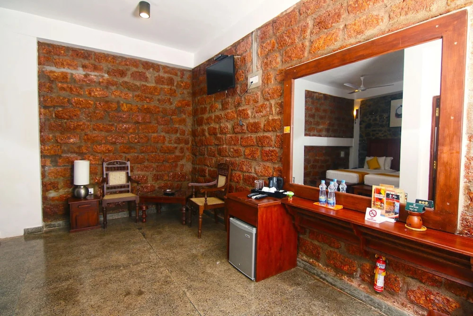 Travelers Lodge by City Hub