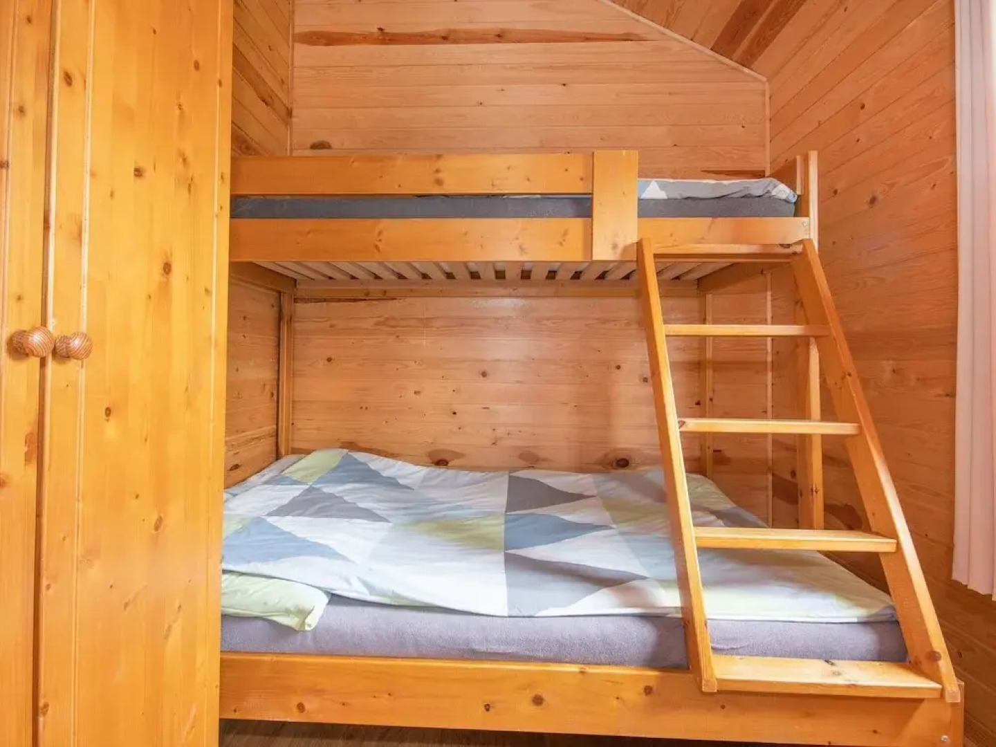 Holiday Homes With Fireplace , Summer Pool