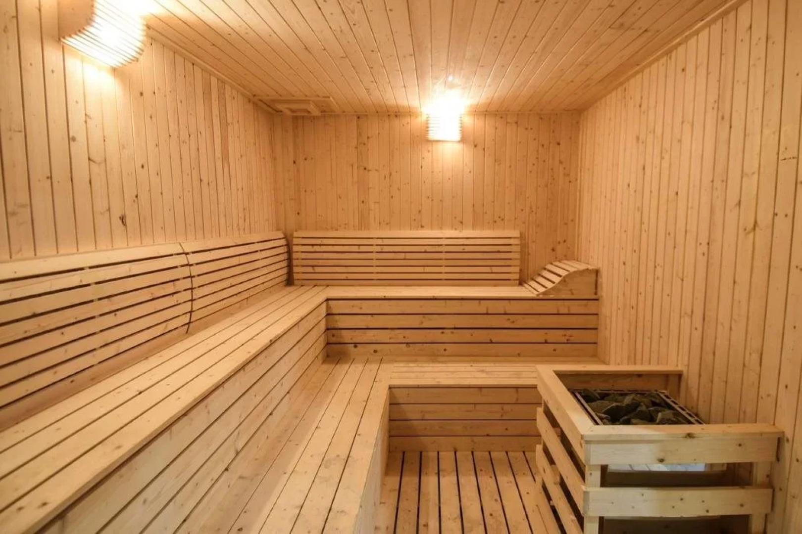 Hotel Holmes Gelang Patah