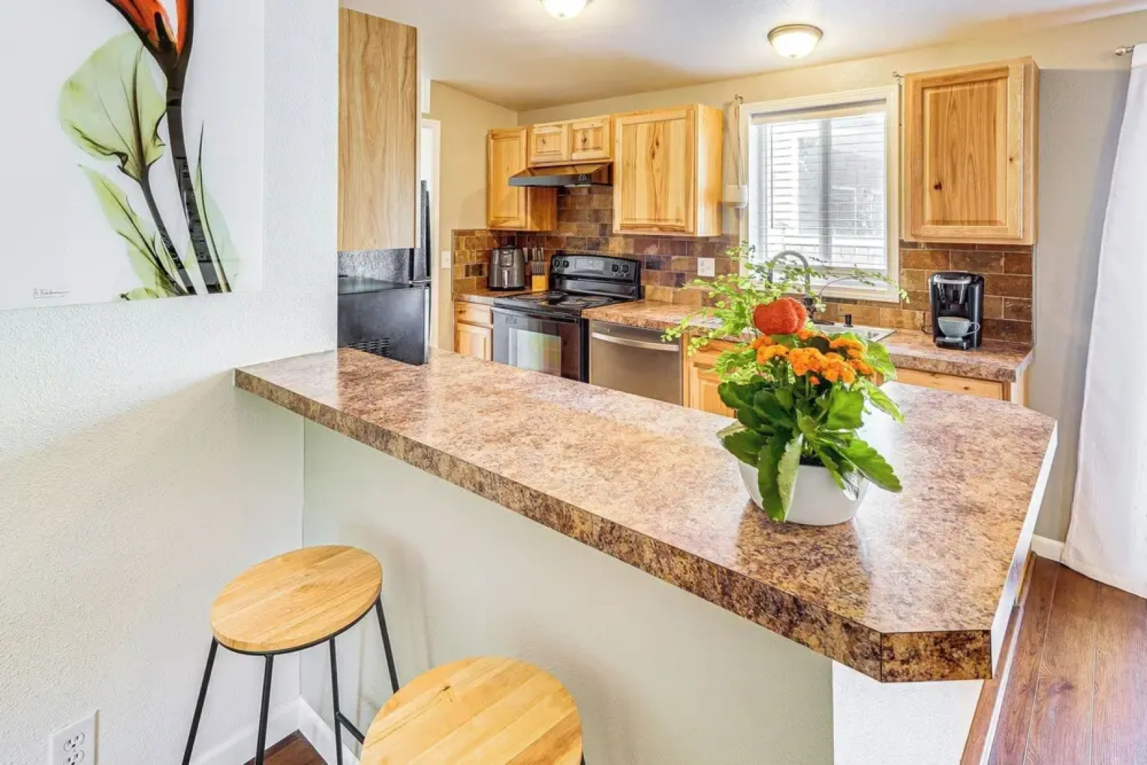 1 Mi to Tubbs Hill & Lake: Midtown Home w/ Yard!