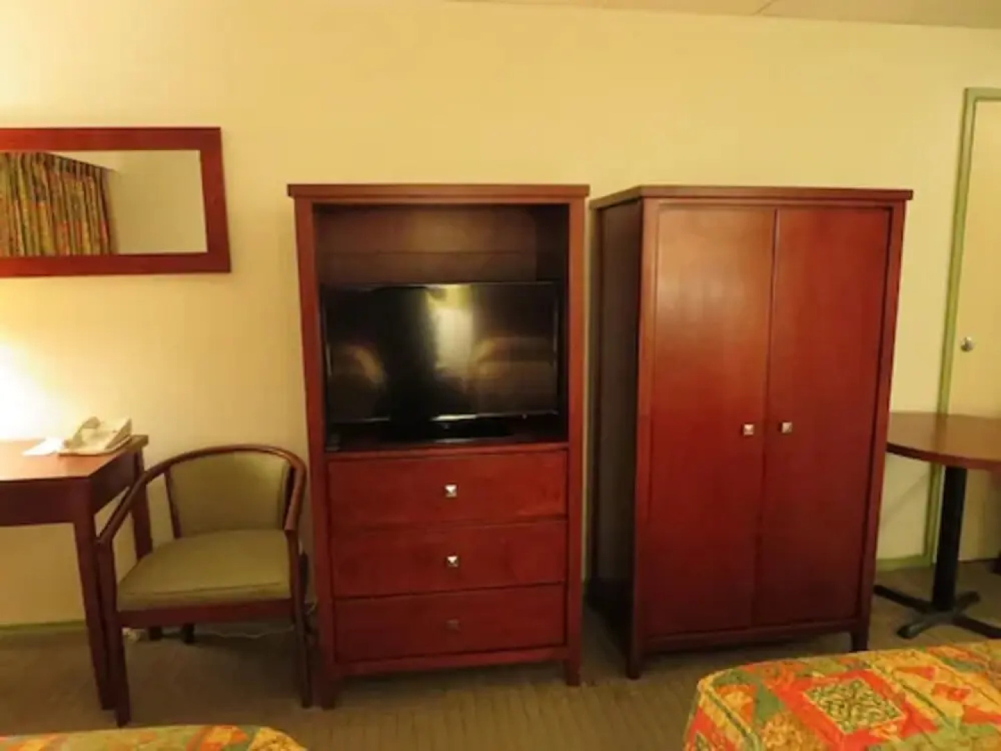 Town and Mountain Hotel