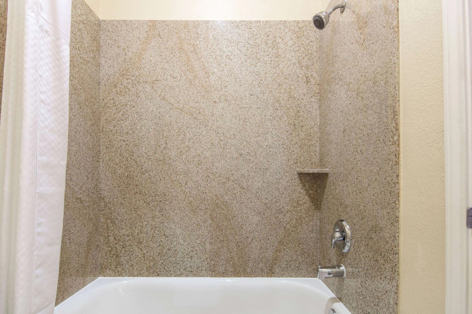 Days Inn by Wyndham Baytown East