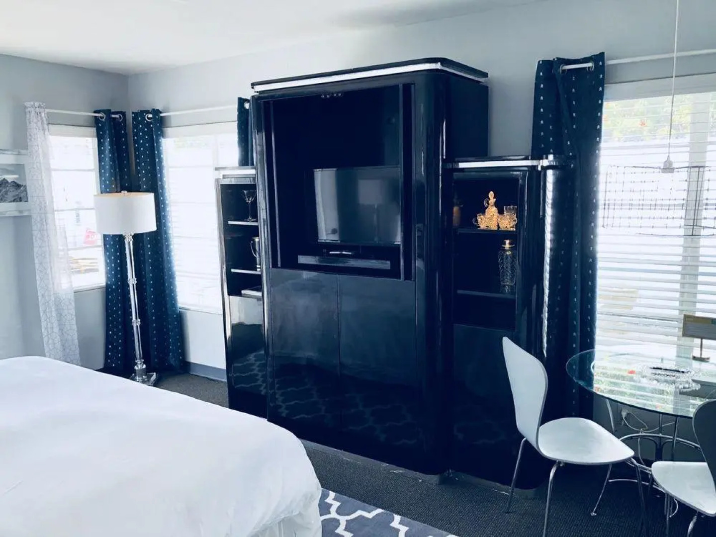 Posh Palm Springs Inn