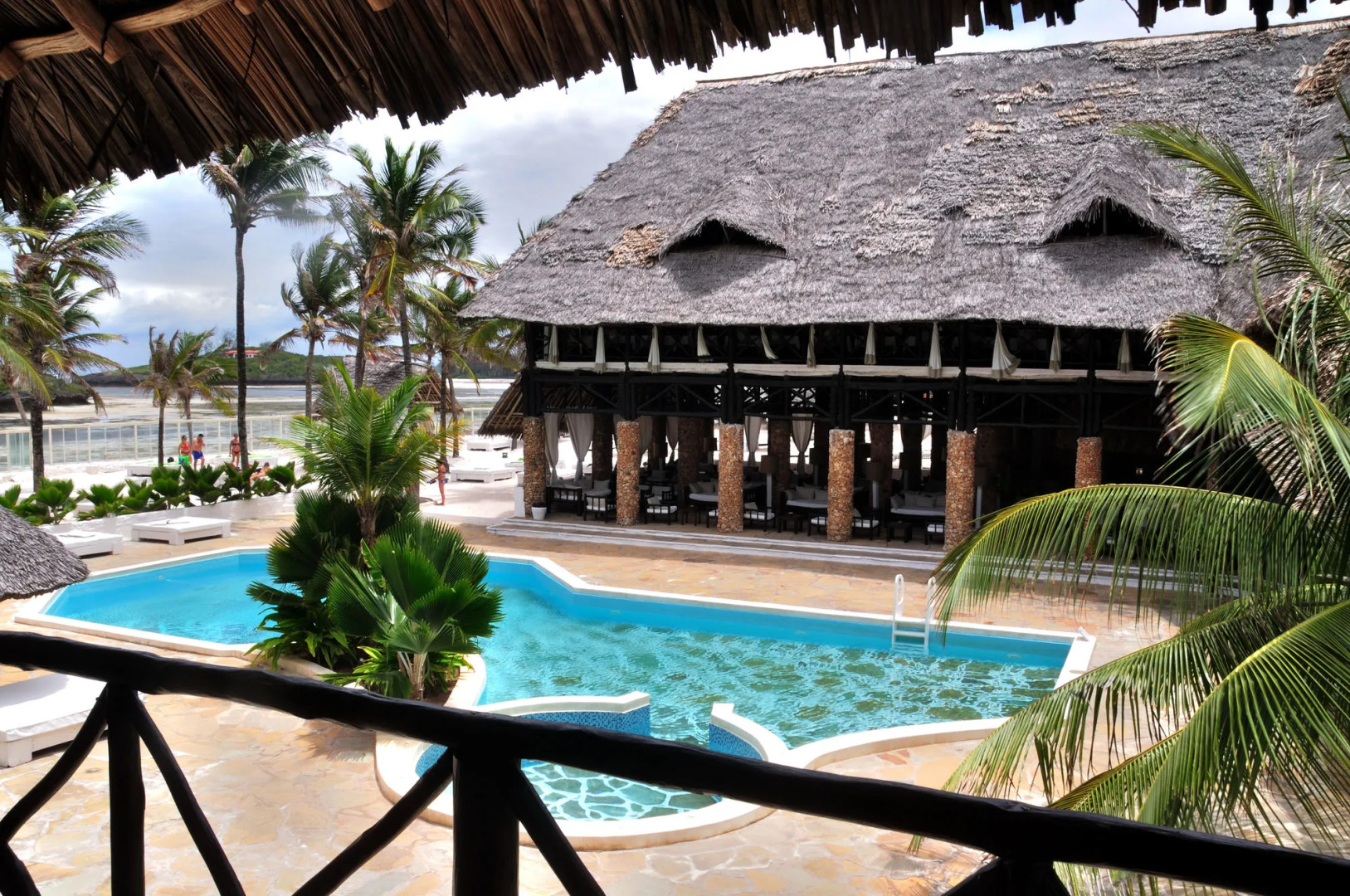 Barracuda Inn Resort