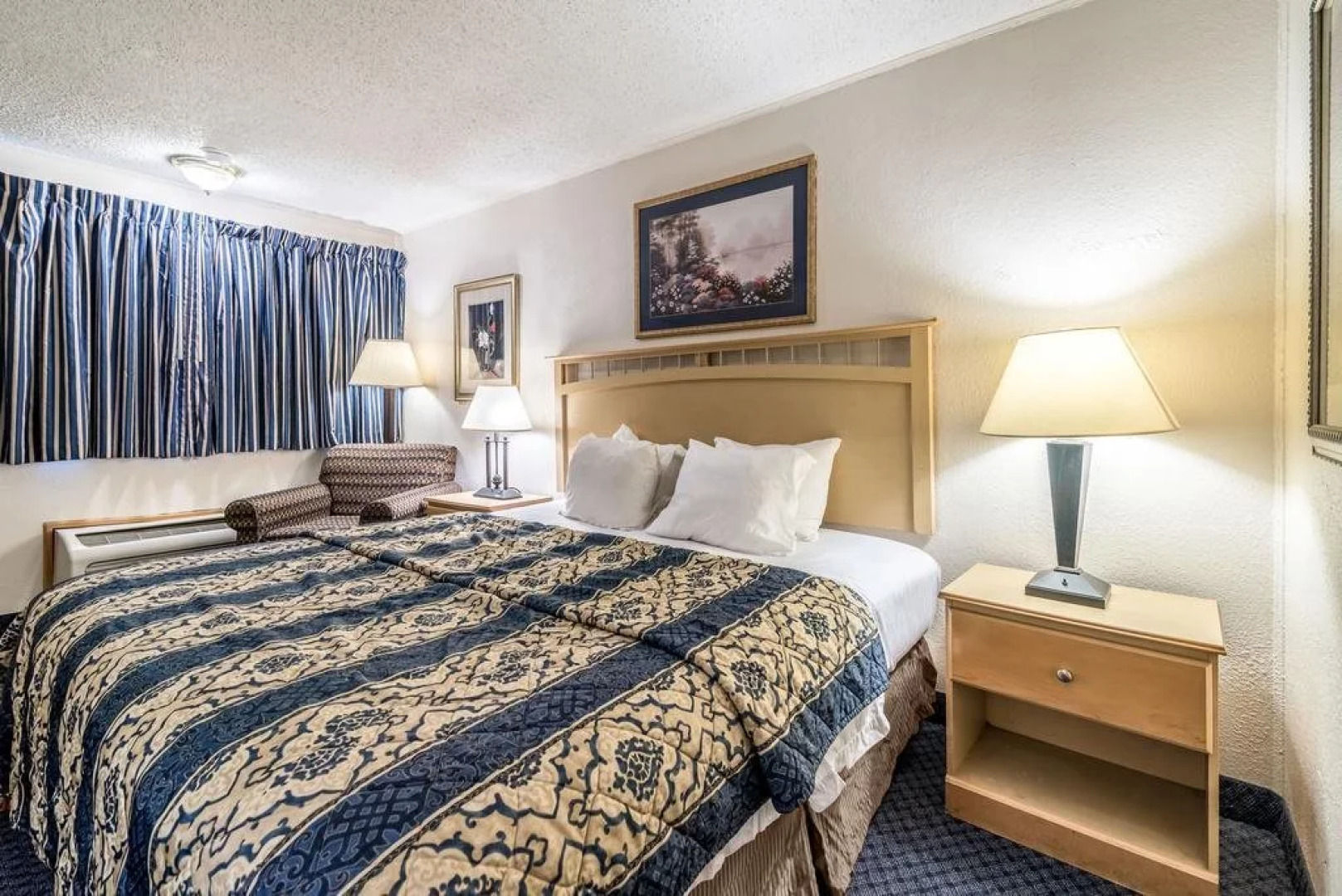 Red Carpet Inn & Suites - Albany Airport
