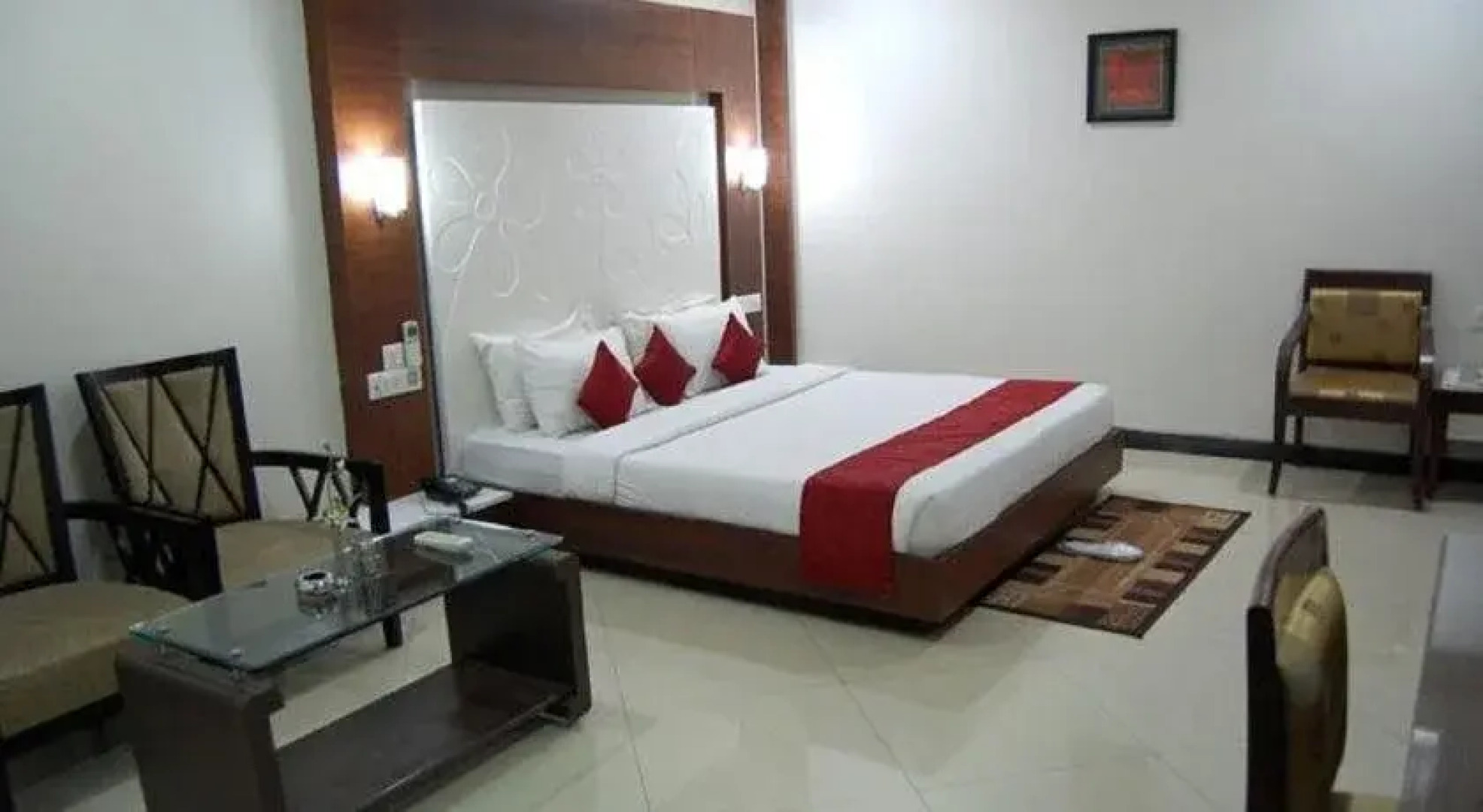 Hotel Amit International
