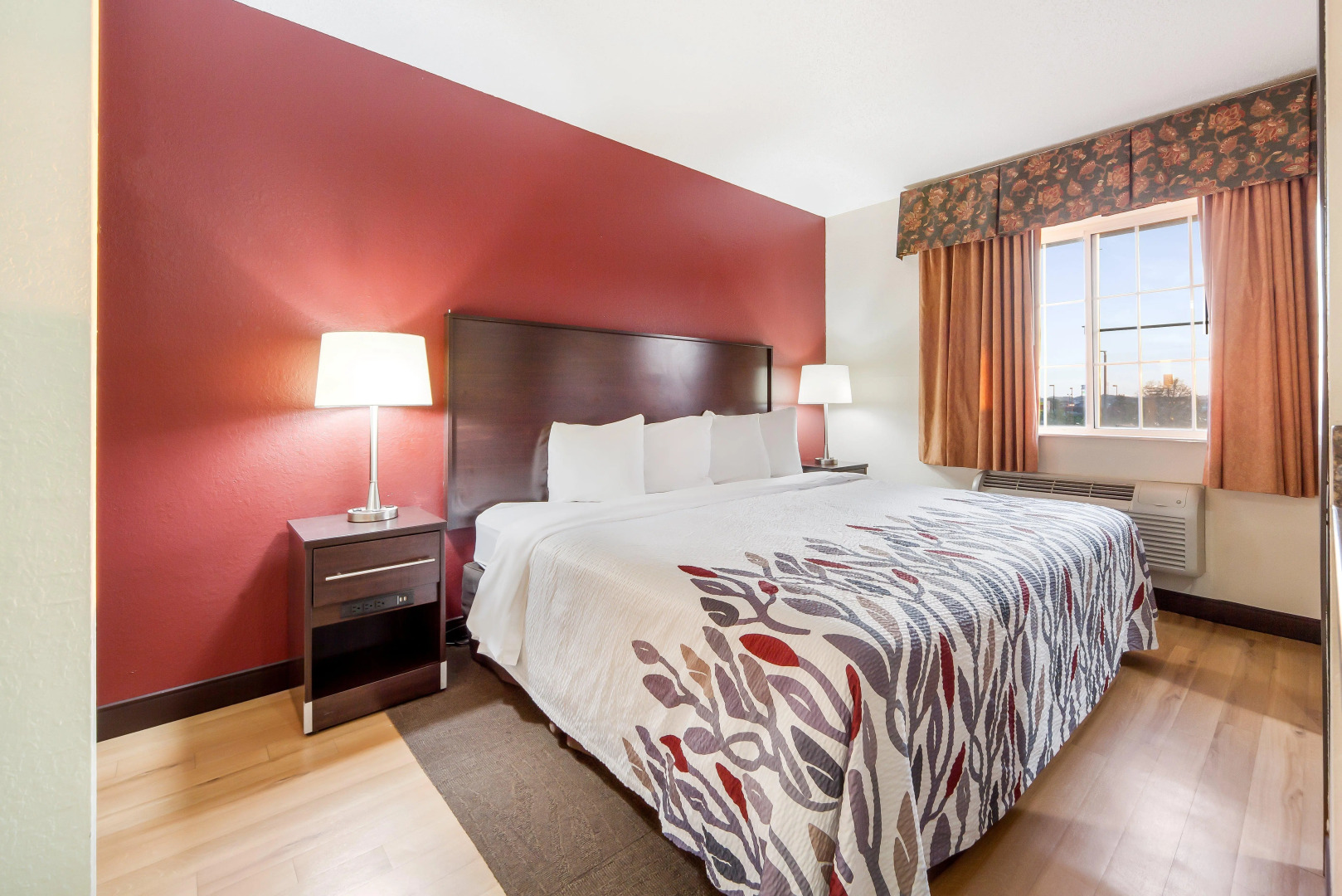 Red Roof Inn & Suites Omaha - Council Bluffs
