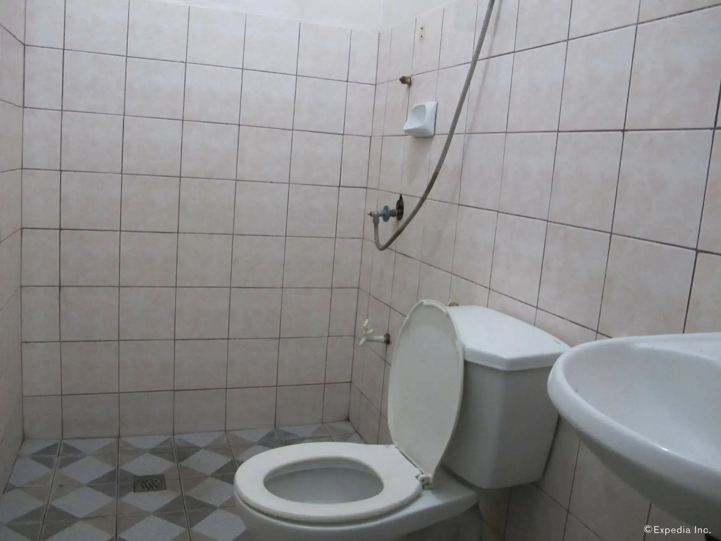 Pere Aristo Guesthouse