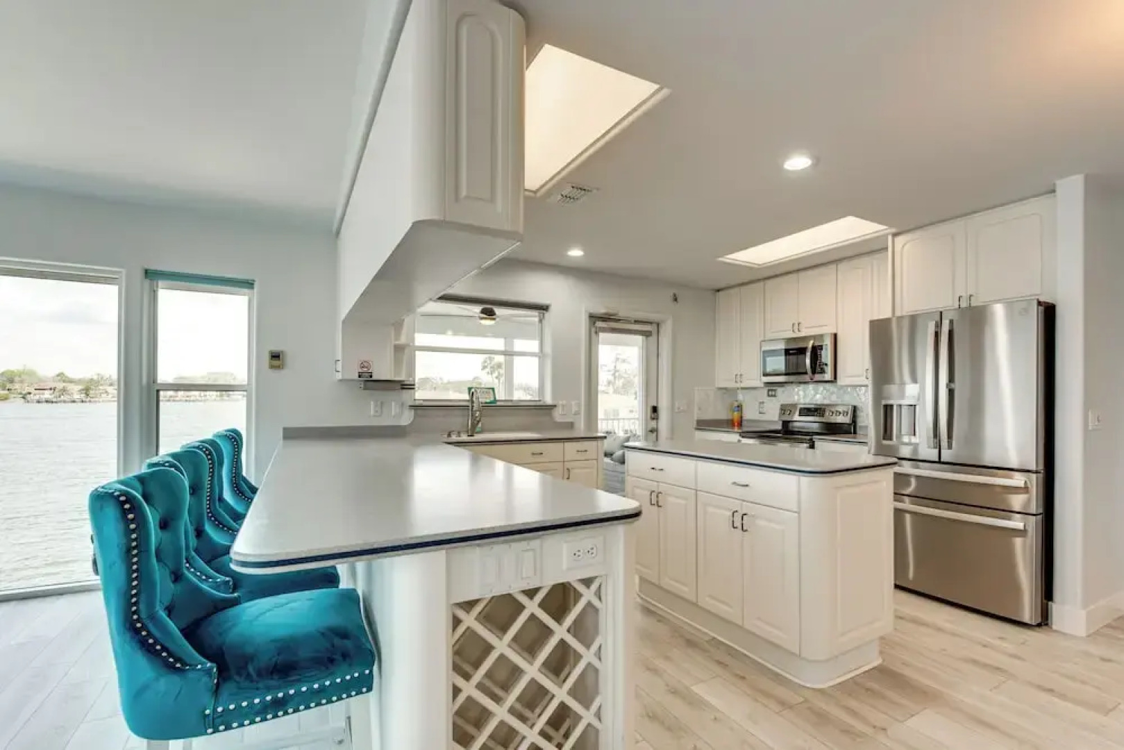 Waterfront Gem: Crystal River Family Home