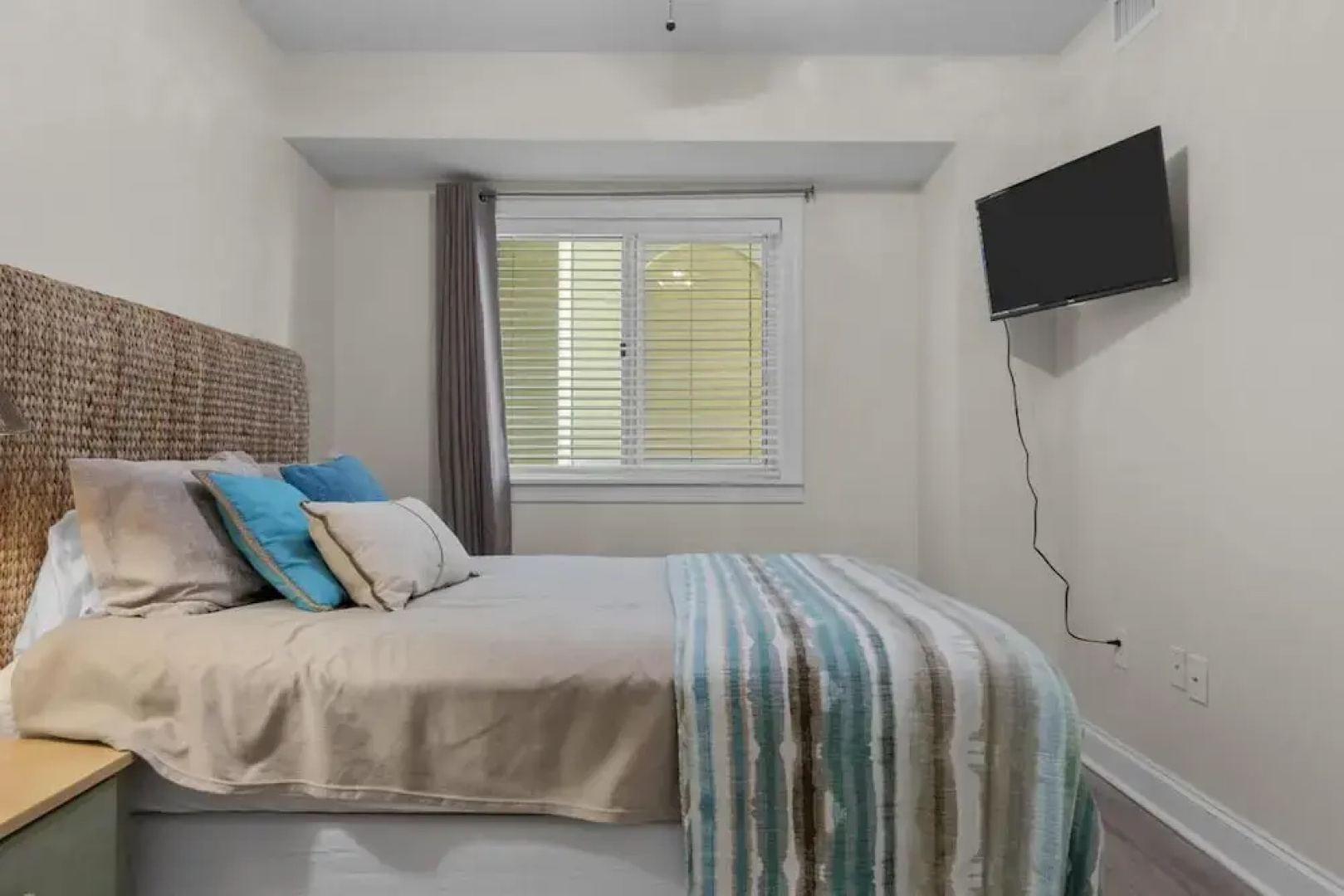 Yacht Club Dream 3 Bedroom Condo by RedAwning