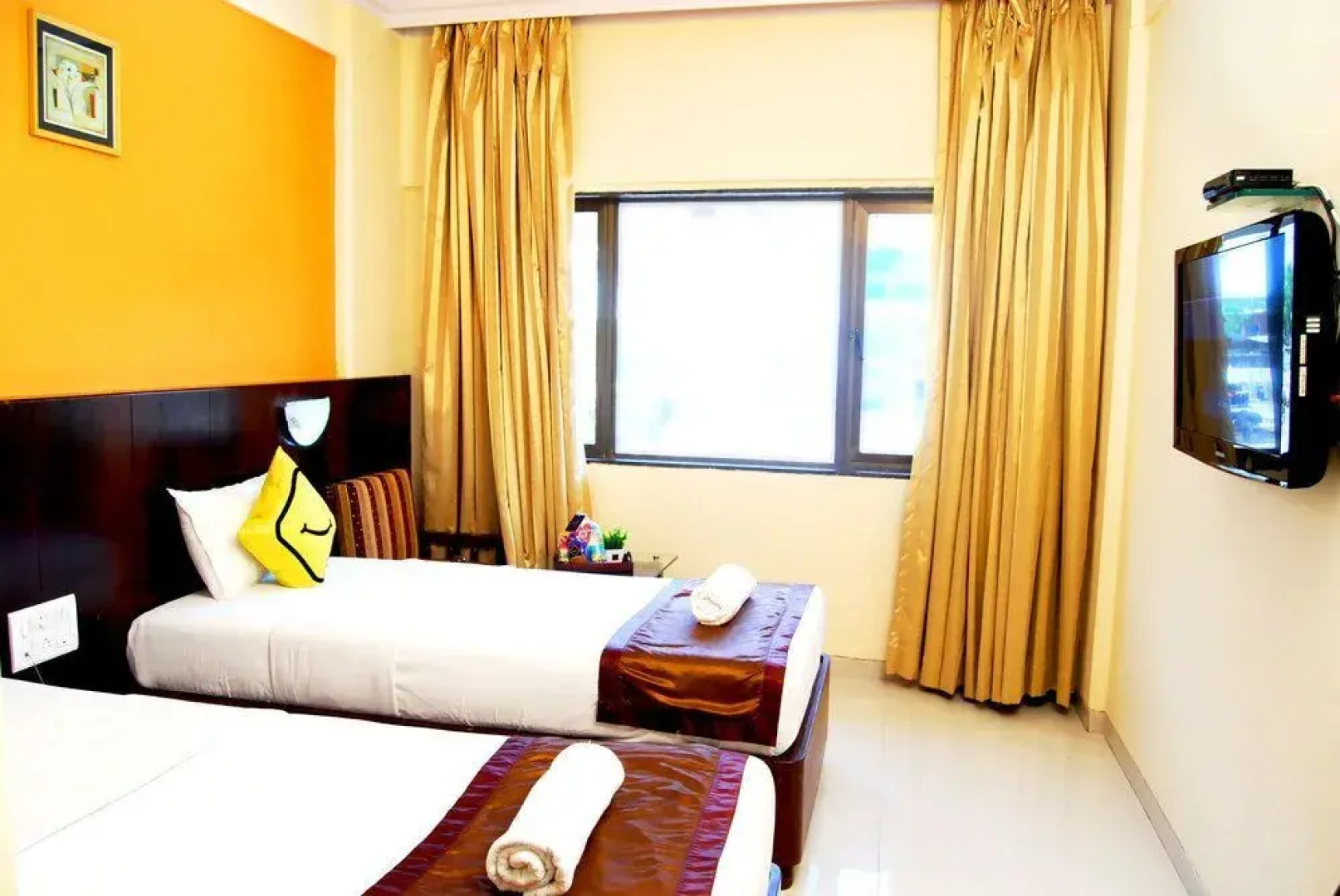 Vista Rooms Near Intl Mumbai Airport