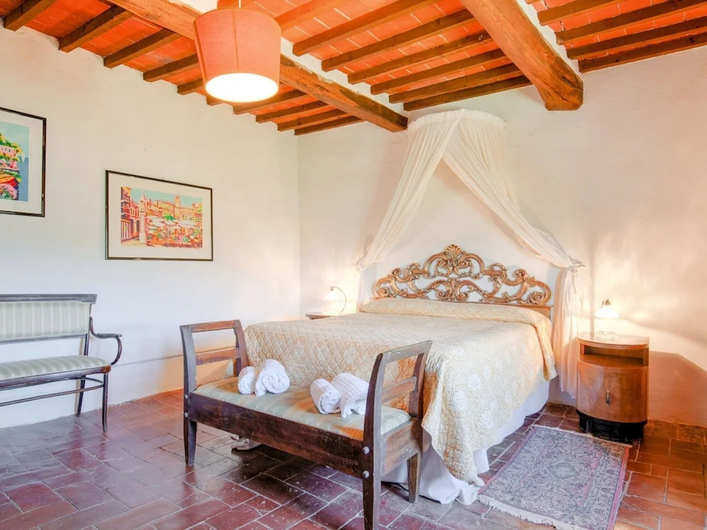 A Beautiful, Traditional Tuscan Hamlet in the Hills