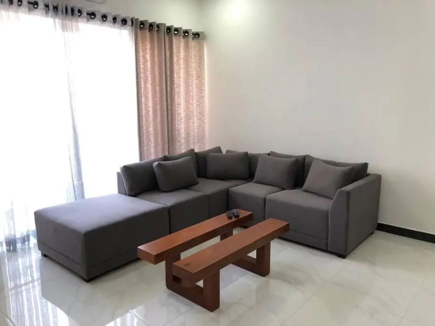 Modern luxury Condo,3 bedroom and 3 bathrooms