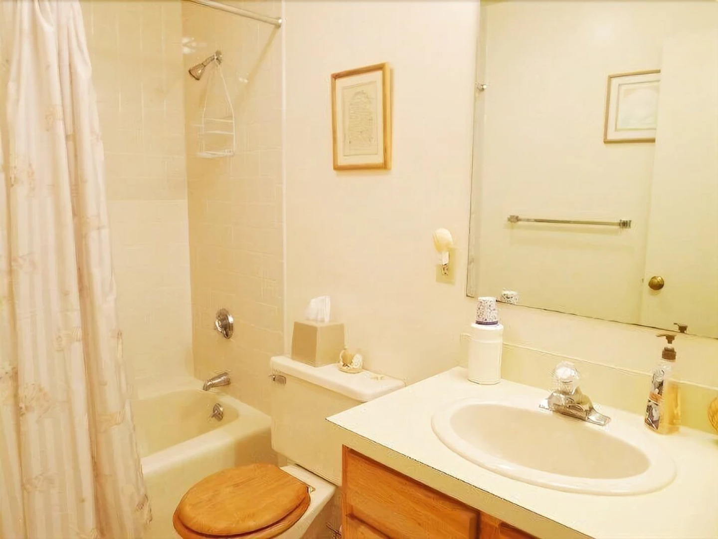 131 Howland - 2 Bedroom Condo