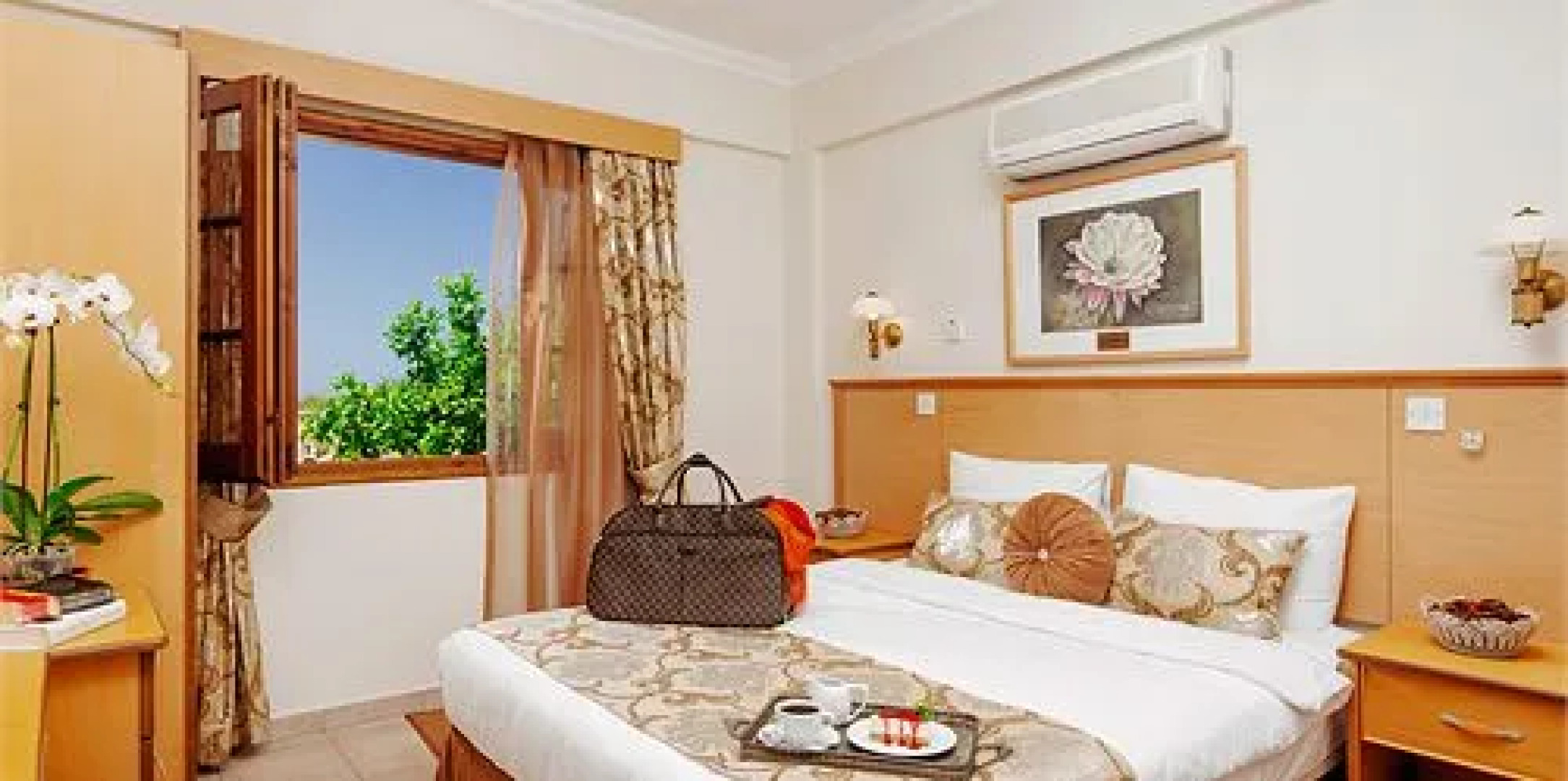 Almond Holiday Village