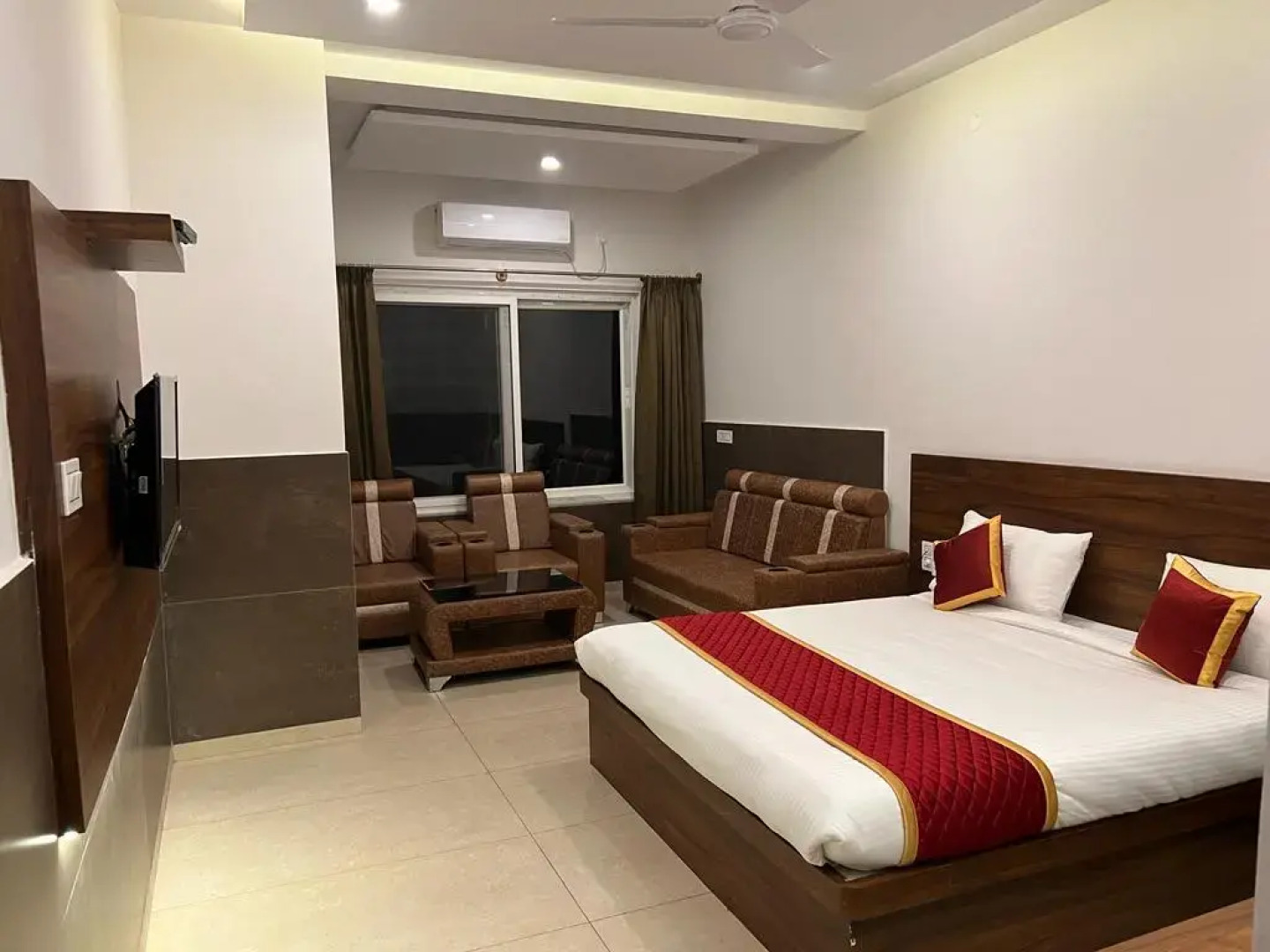 Hotel Royal Comforts