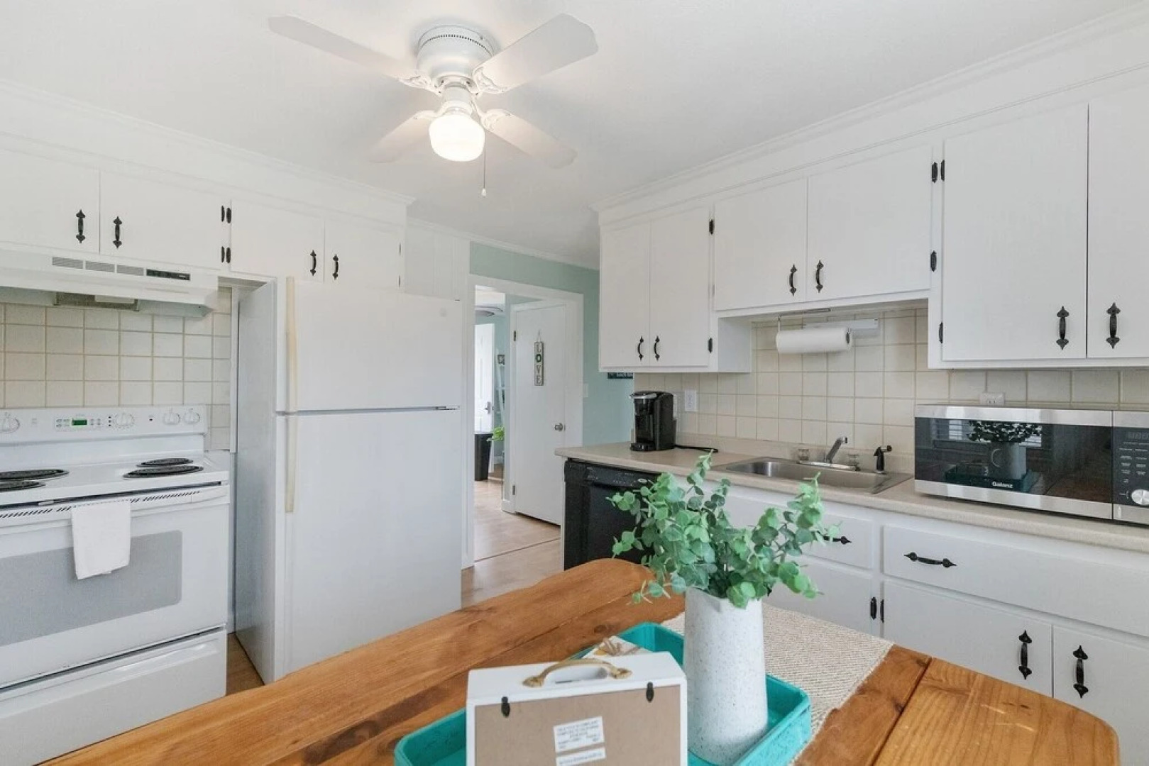 Shore To Please - Enjoy A Relaxing Getaway In Bonnet Shores 3 Bedroom Home by Redawning