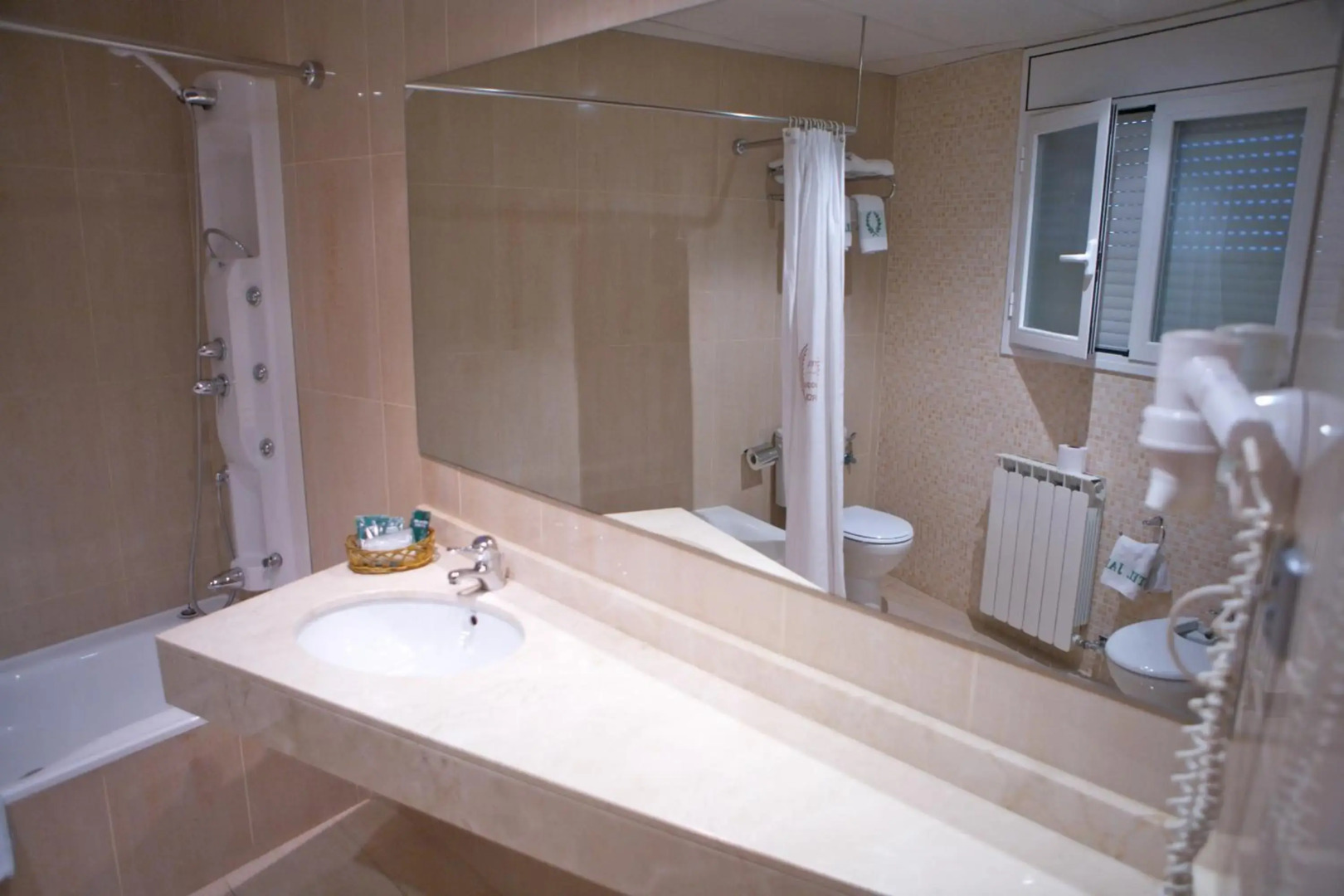 Hotel Jardí Suites-Apartaments