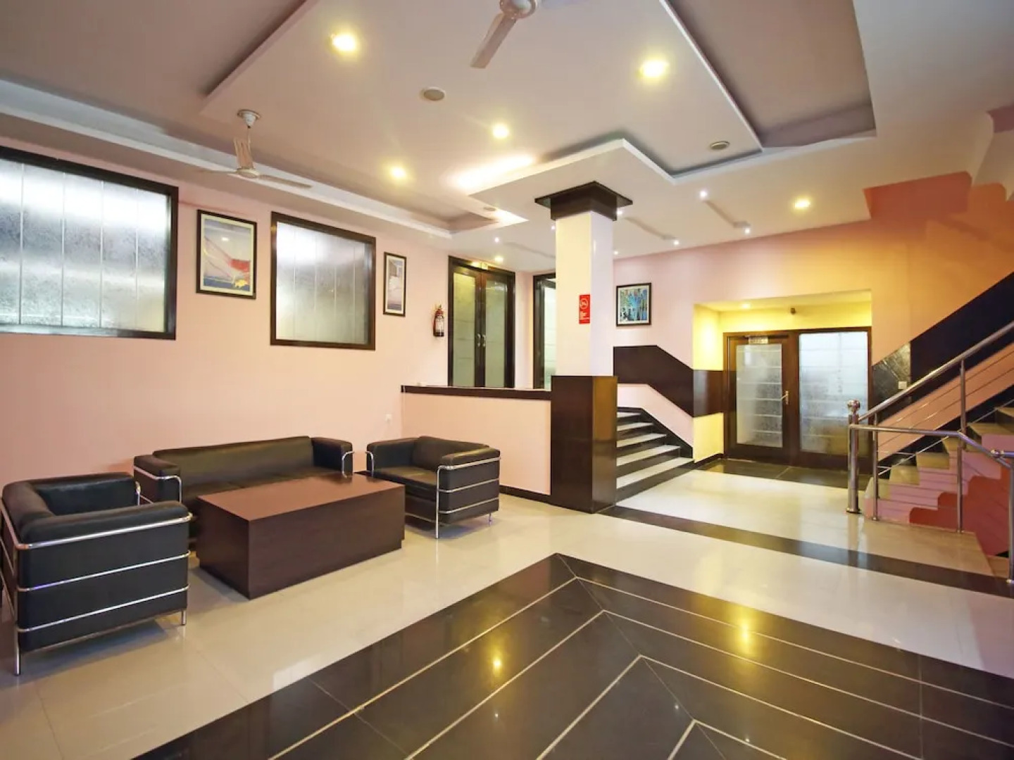 OYO 4754 Hotel Center Point