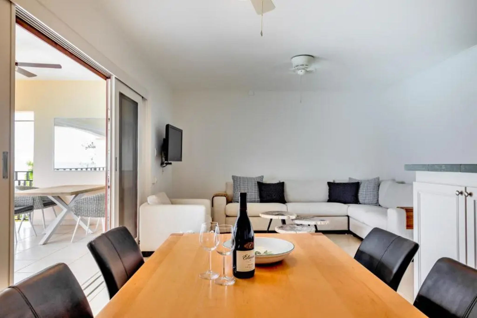 Bellevue Beach Apartments 5