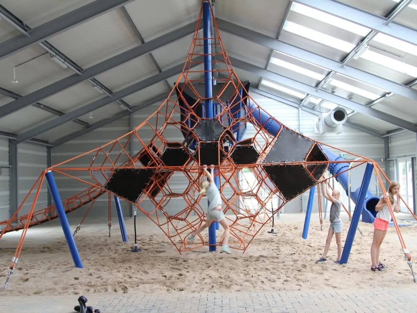 Modern Chalet Near Marina