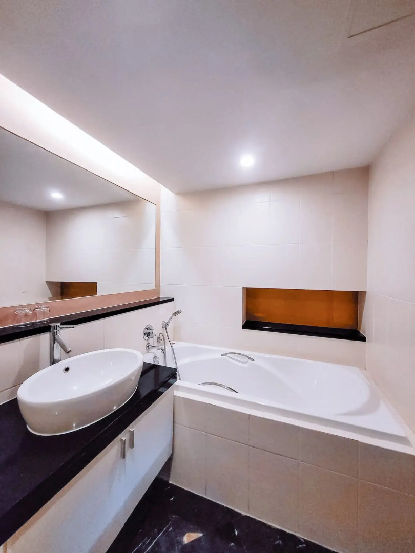 Urbana Langsuan Hotel