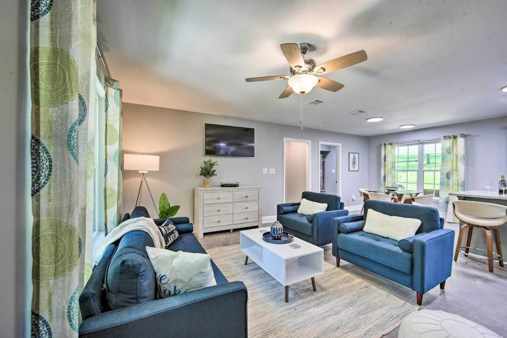 Stunning Avinger Retreat on Lake O' the Pines